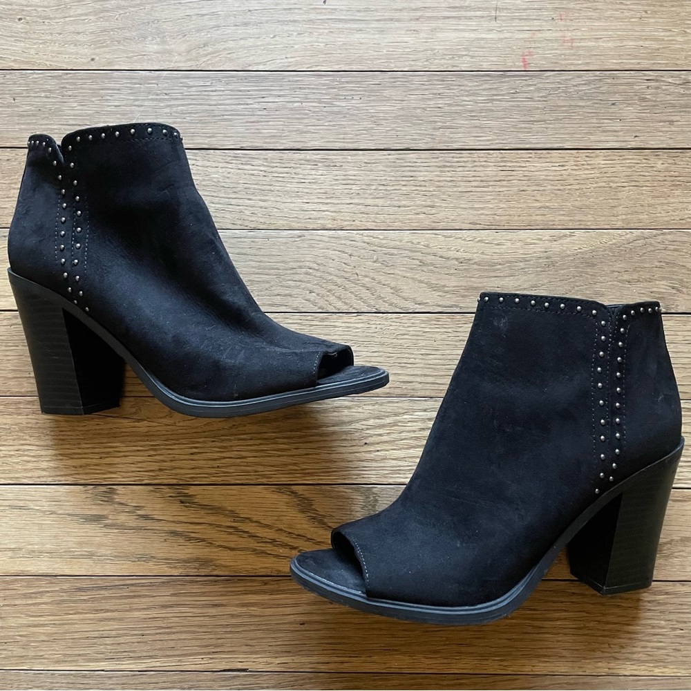 Open toe boot size 7.5M
